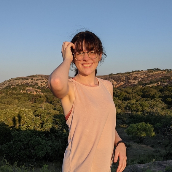 Meet your Posher, Beth - Picture 1 of 1